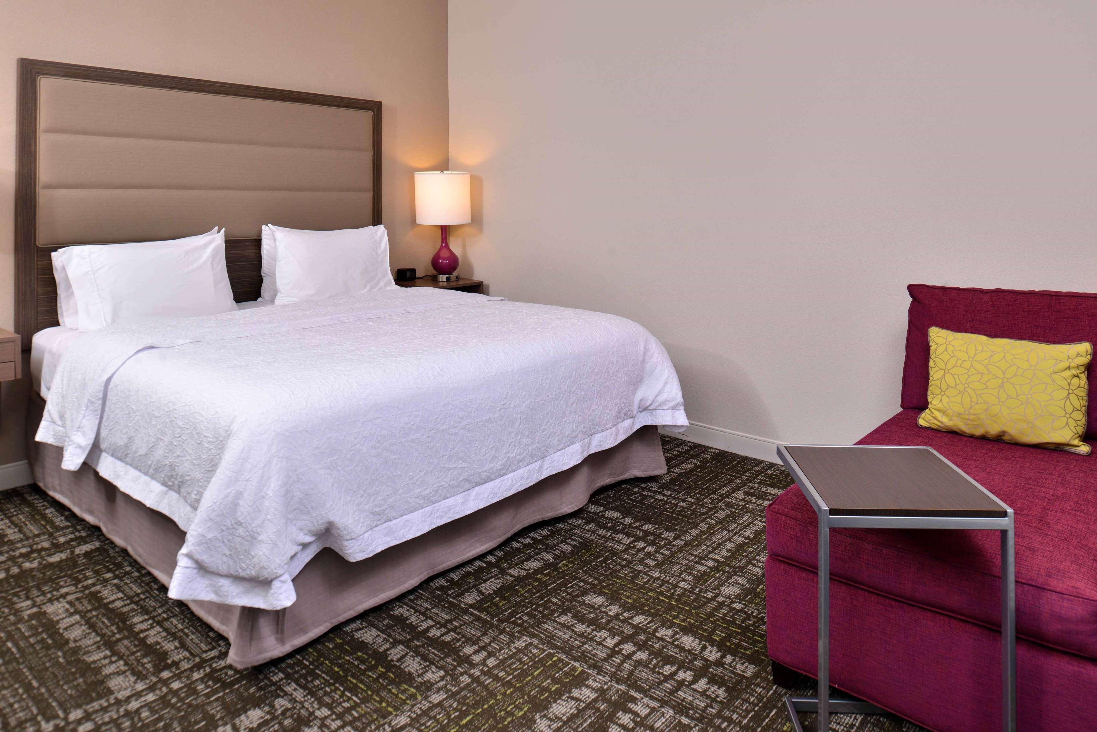 Hampton Inn & Suites Dallas Market Center Dış mekan fotoğraf