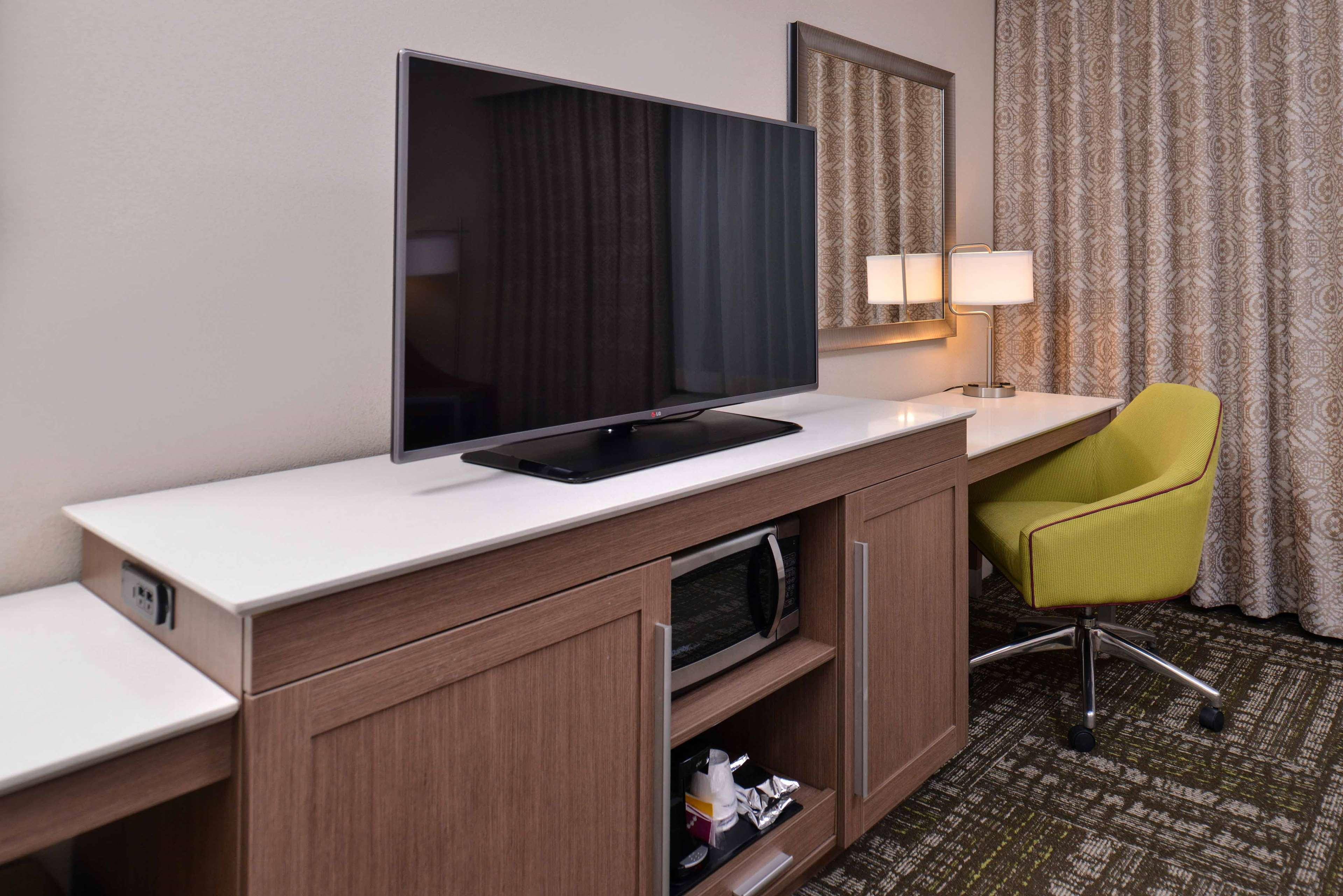Hampton Inn & Suites Dallas Market Center Dış mekan fotoğraf