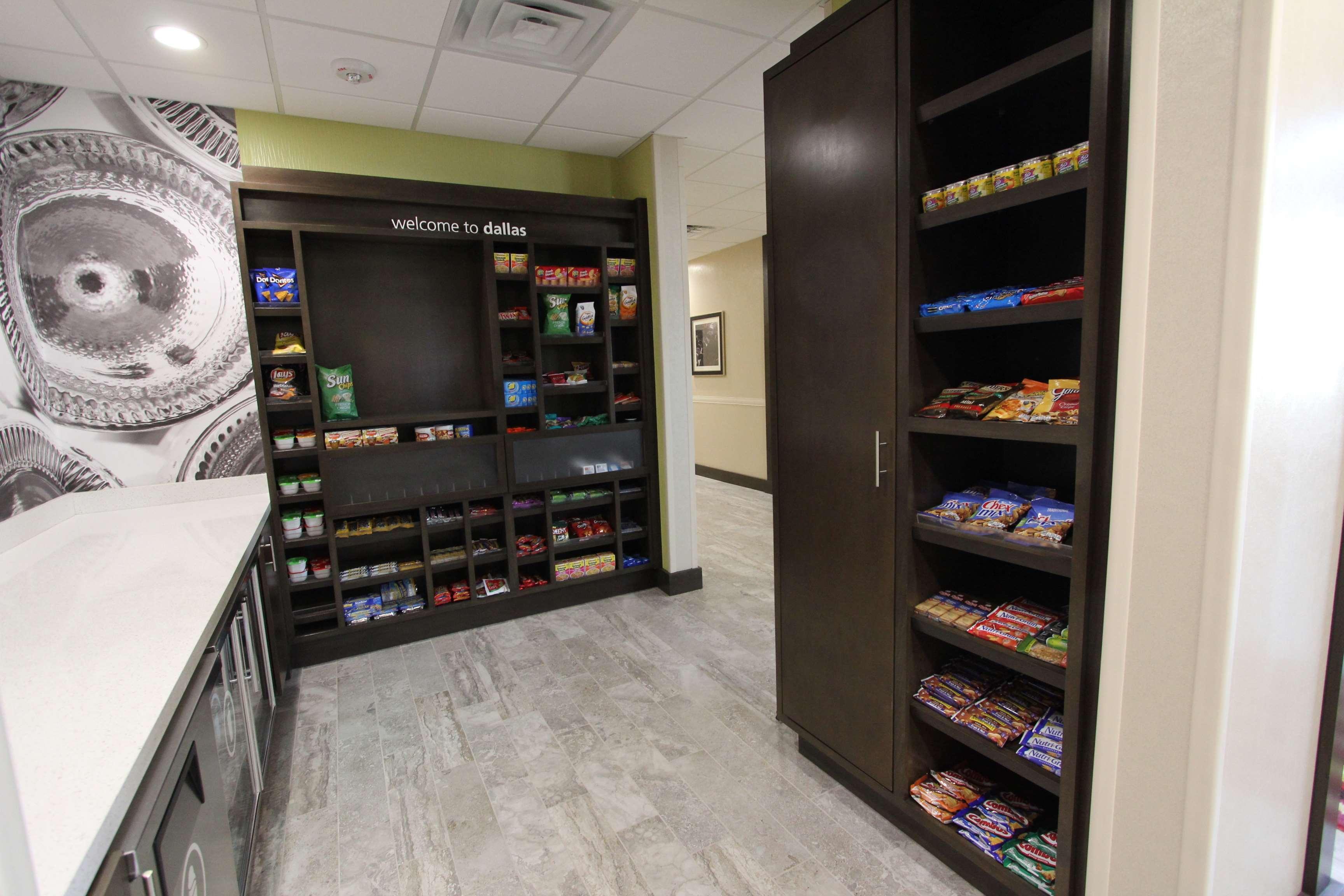 Hampton Inn & Suites Dallas Market Center Dış mekan fotoğraf
