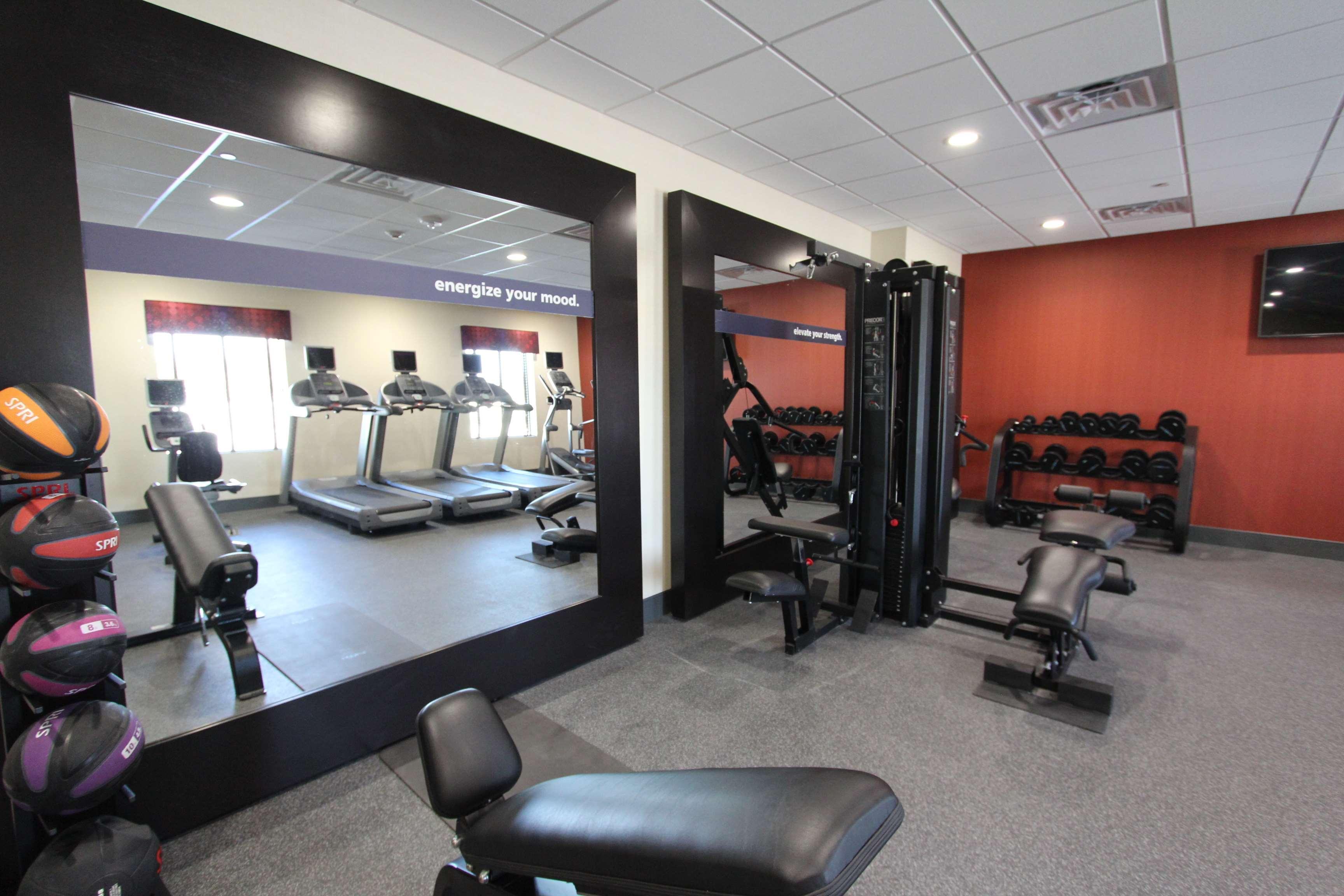 Hampton Inn & Suites Dallas Market Center Dış mekan fotoğraf