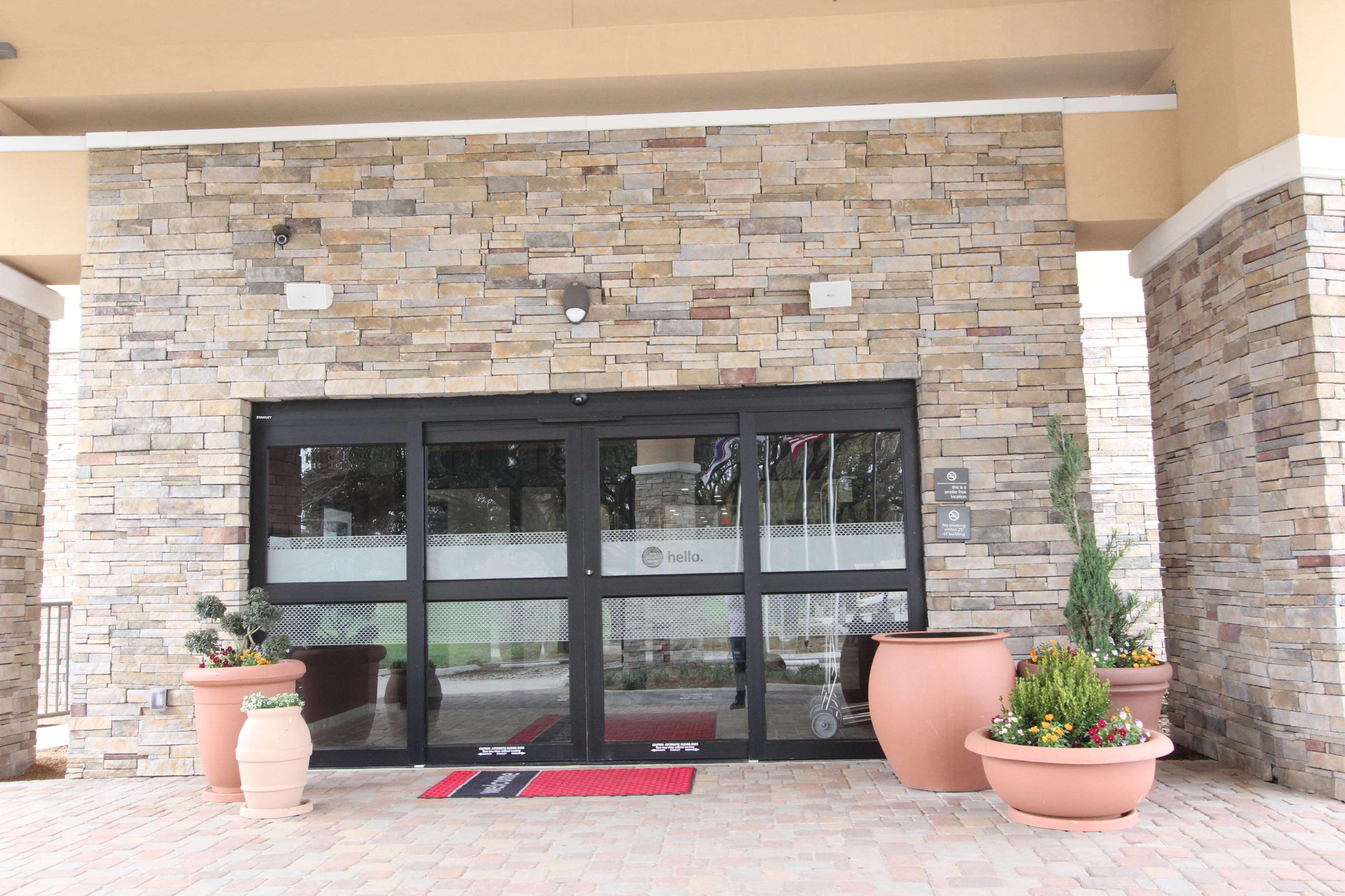 Hampton Inn & Suites Dallas Market Center Dış mekan fotoğraf