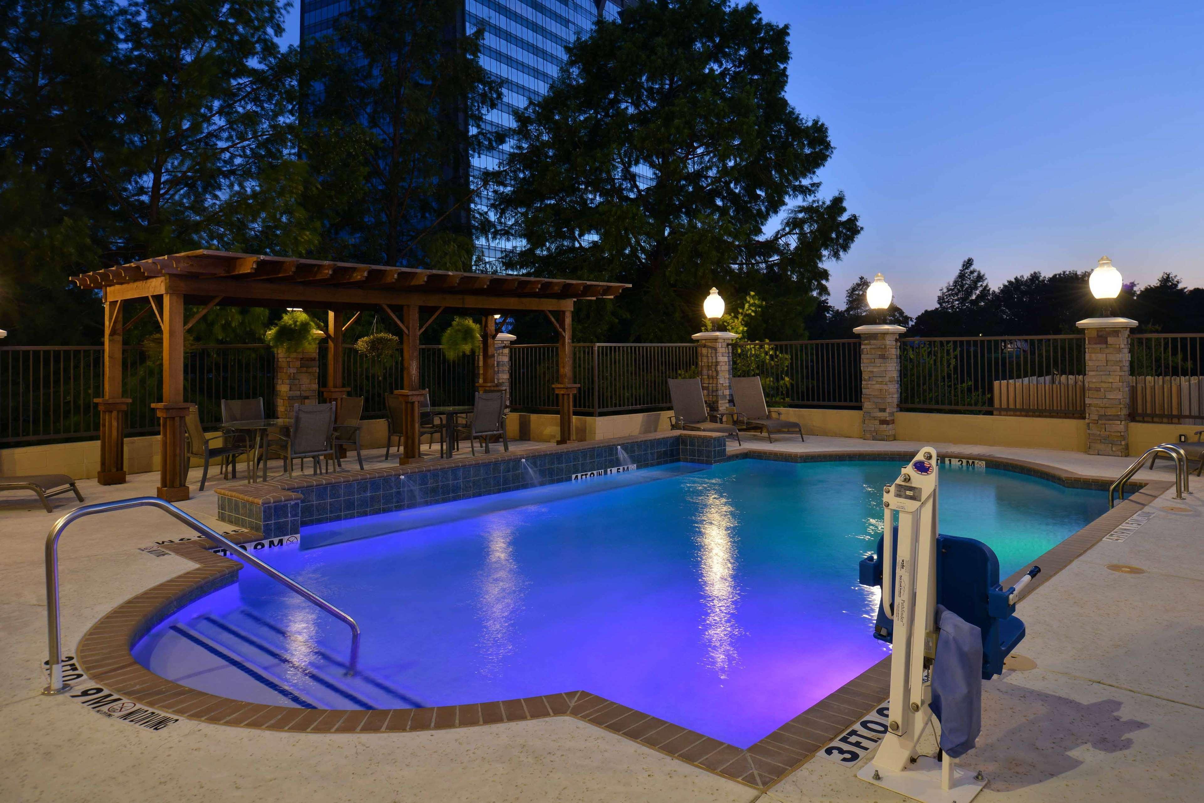 Hampton Inn & Suites Dallas Market Center Dış mekan fotoğraf