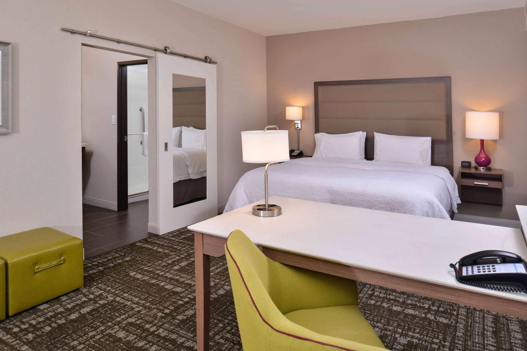 Hampton Inn & Suites Dallas Market Center Dış mekan fotoğraf
